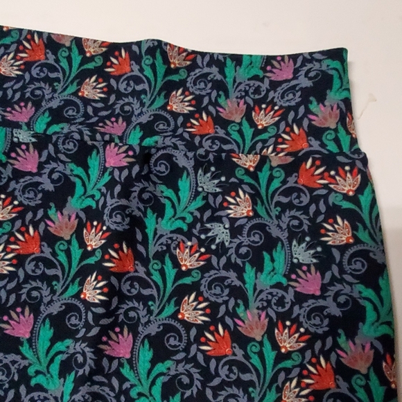 2 for $25 Lg LuLaRoe Cassie skirt NWT - Picture 3 of 4